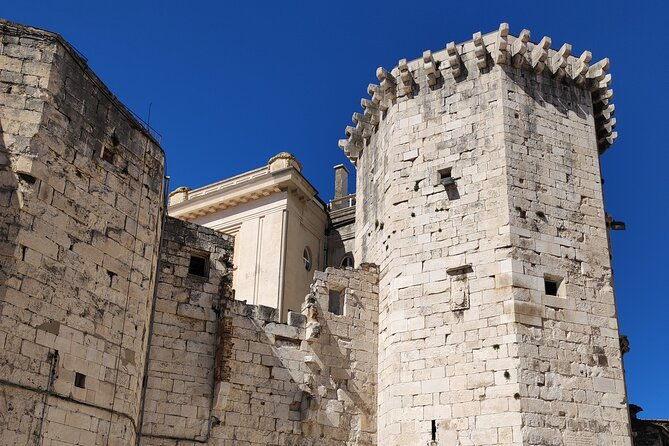 split-walking-tour-with-a-licensed-local-guide