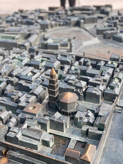 split-walking-tour-with-history-professor