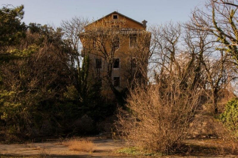 spoleto-tour-of-the-hotel-del-matto-the-fools-hotel