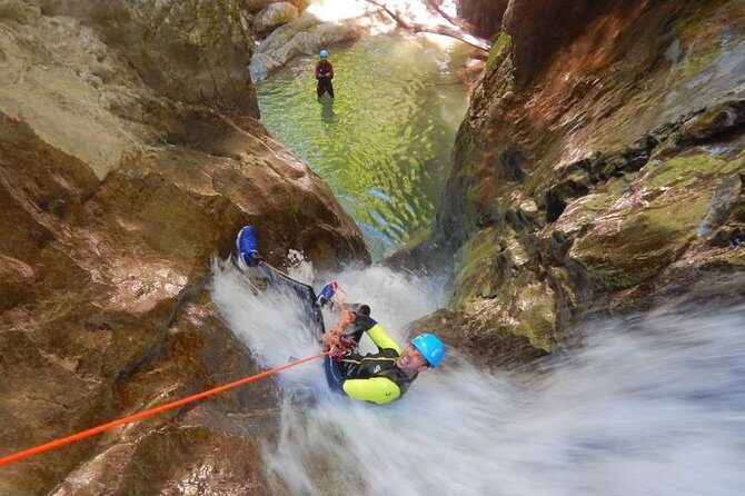 Sports canyoning in the Vercors near Grenoble - A Closer Look at the Canyoning Adventure