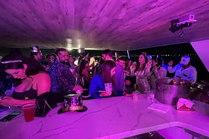 spring-break-boat-party-in-miami