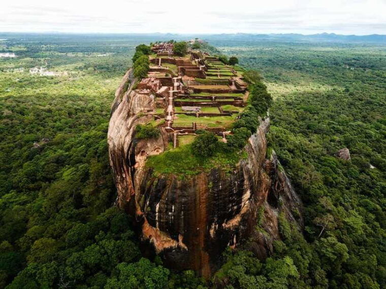 sri-lanka-3-day-private-tour-temples-wildlife-hill-country