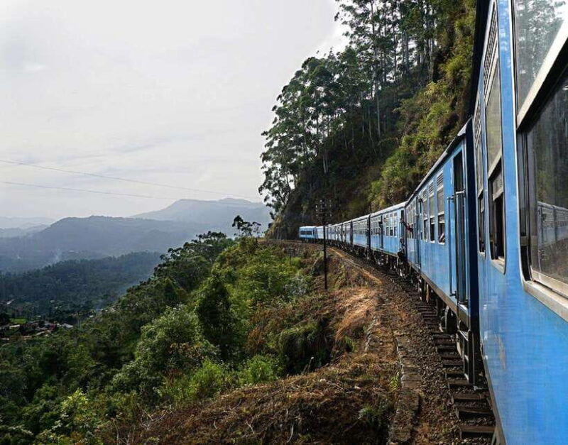 sri-lanka-ancient-temple-wildlife-hill-country-train