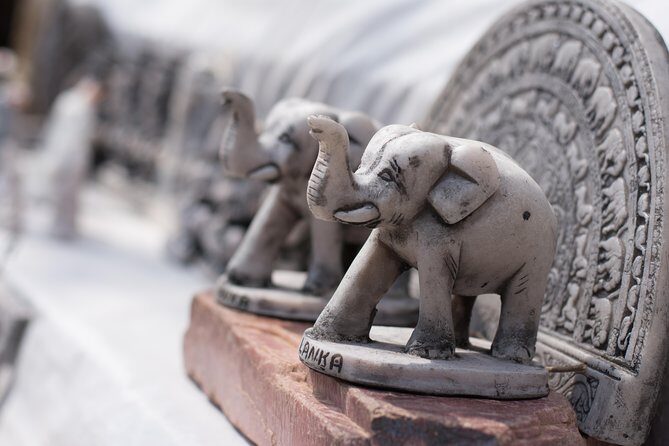 Sri Lankan Crafts and Spices Tour from Kandy - Gem Museum and Sri Lankan Gemstones