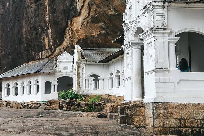 Srilankan Driver with Car 3 Day Tour Sigiriya,Kandy,Nuwaraeliya - FAQs