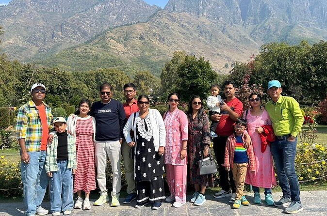 Srinagar Airport to Dal Lake Taxi Service - The Sum Up