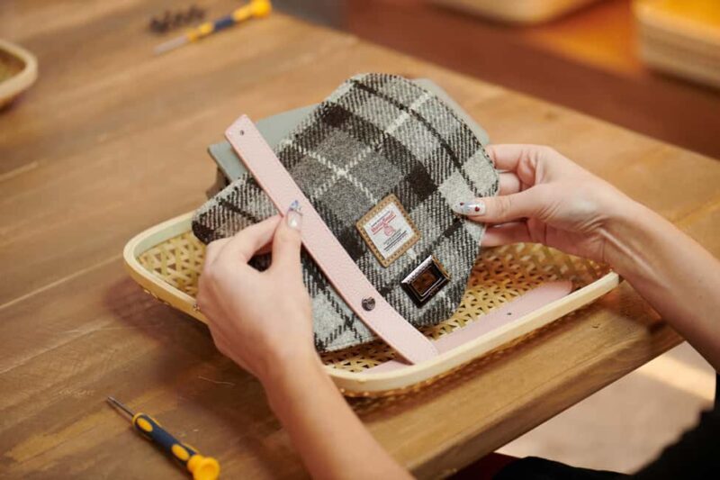 St Andrews: Islander® Harris Tweed® Mini Satchel Workshop - The Guides and Atmosphere