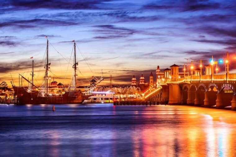 st-augustine-nights-of-lights-sunset-sail-with-drinks