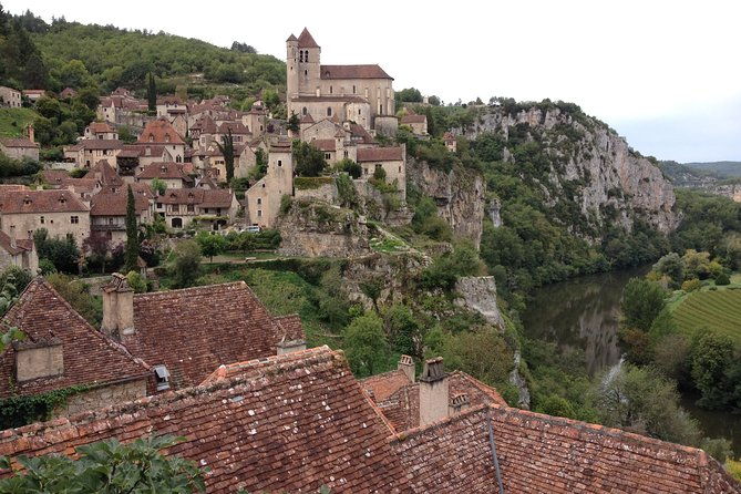 st-cirq-lapopie-and-pech-merle-cavern-tour-from-toulouse