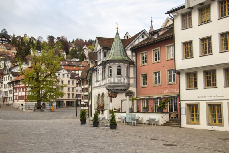 St. Gallen: Guided University Art Tour - A Closer Look at the St. Gallen University Art Tour