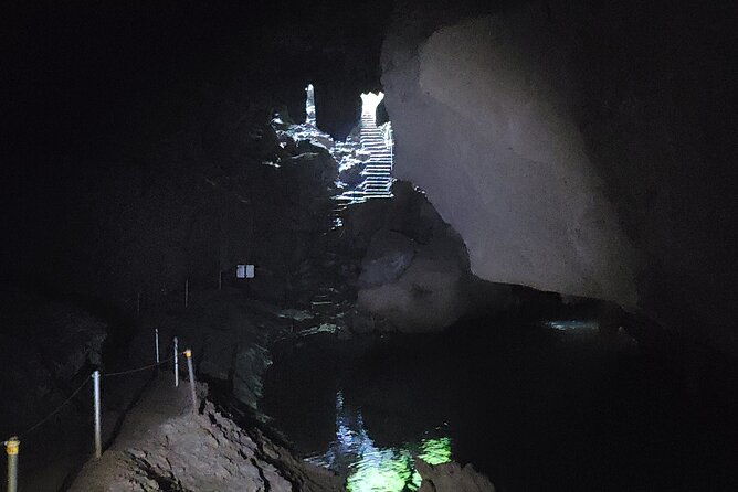 st-hermans-cave-tubing-with-swimming-in-the-inland-blue-hole