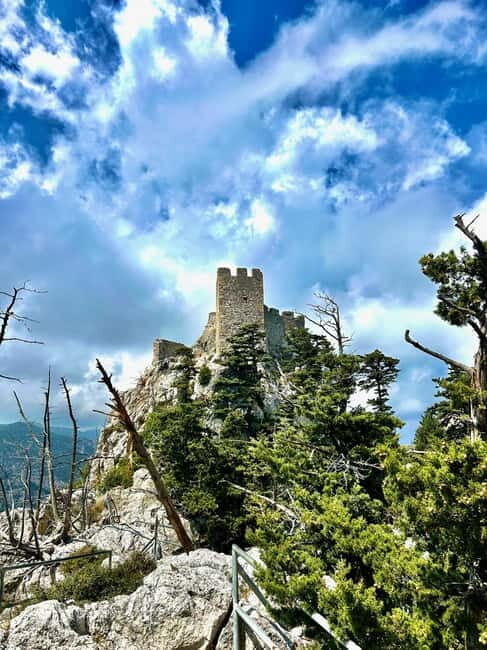 St. Hilarion Castle and Bellapais ruines- with private guide - A Closer Look at the Experience