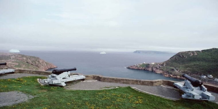 st-johns-small-group-tour-with-iceberg-quest-boat-cruise