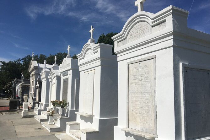 st-louis-cemetery-no-3-walking-tour-2