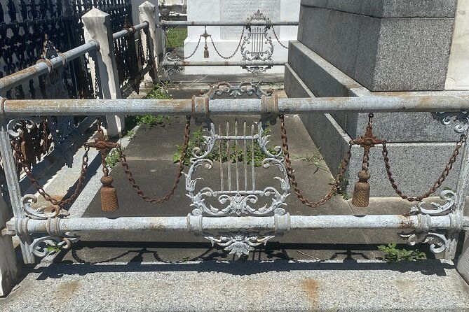 st-louis-cemetery-no-3-walking-tour-2