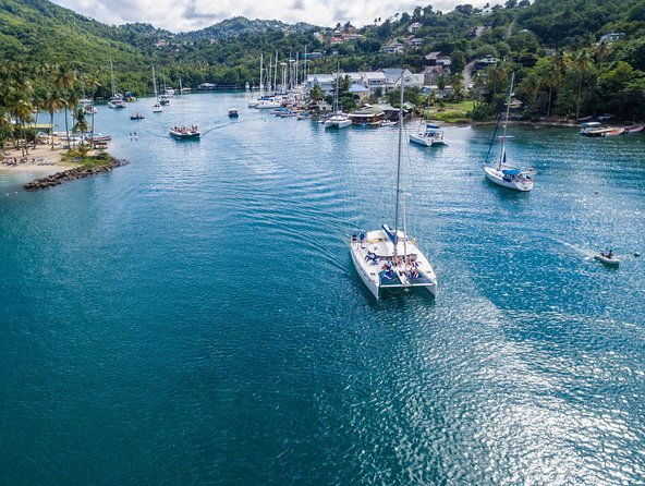 st-lucia-catamaran-day-sailing-and-sightseeing-tour