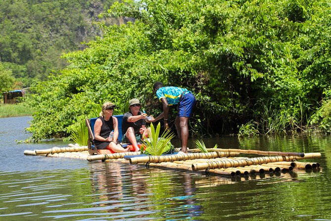 st-lucia-private-bamboo-rafting-experience