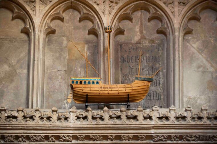 st-mary-redcliffe-church-bristol-guided-tour