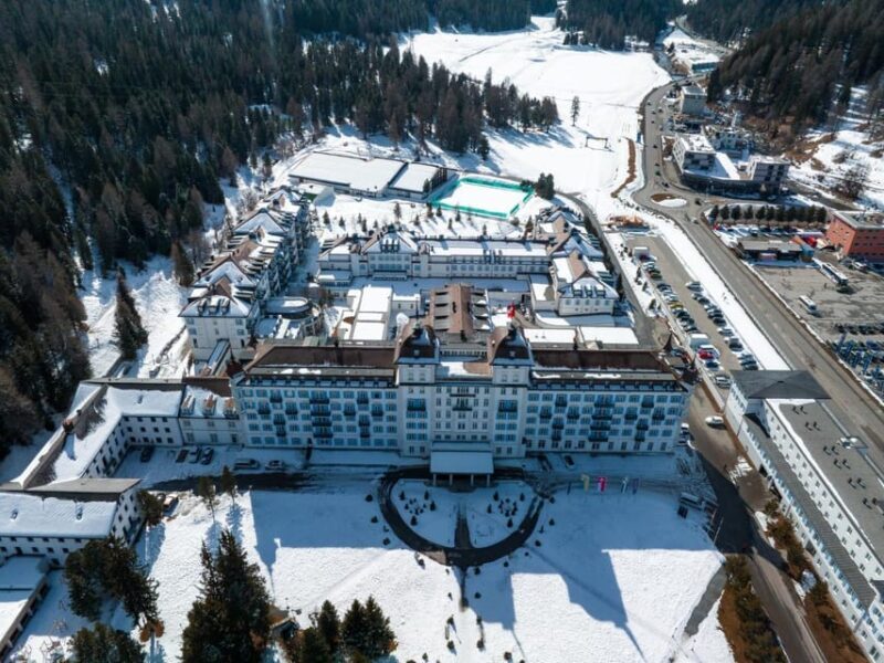 St. Moritz: Express Walk with a Local in 60 minutes - Key Points