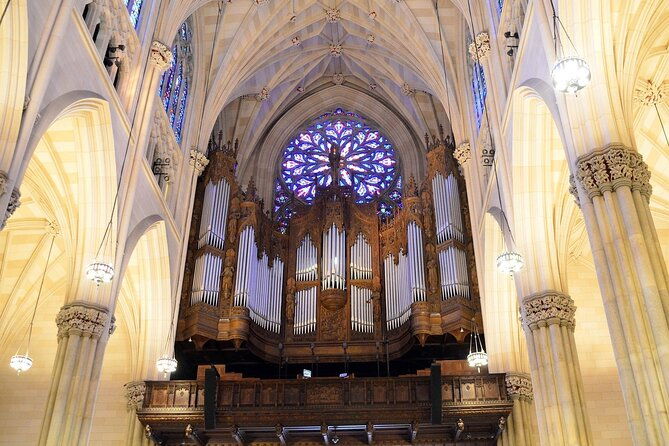 st-patricks-cathedral-official-holiday-tour