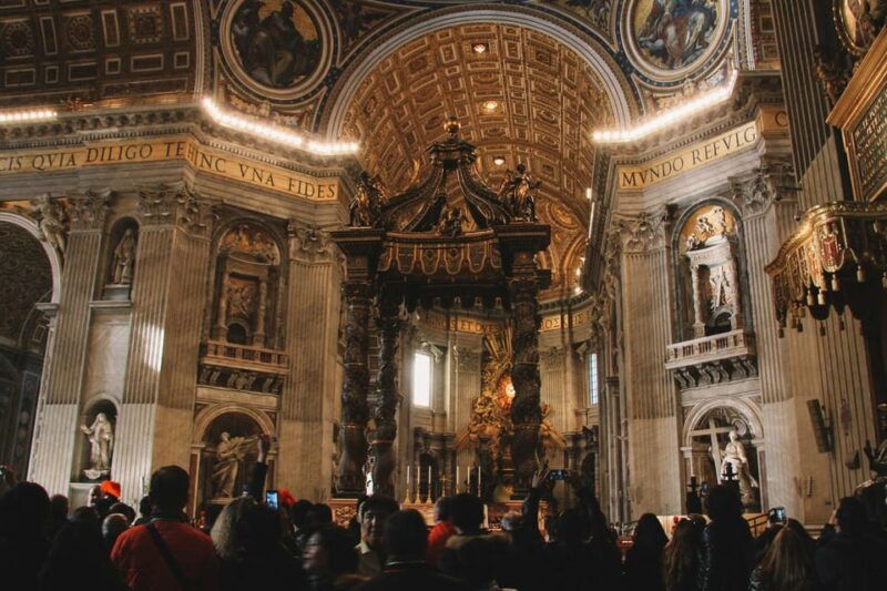 st-peters-basilica-walking-tour-with-tour-guide
