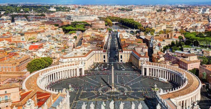 st-peters-basilica-wonders-michelangelo-bernini-crypt