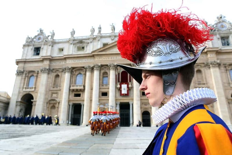 St.Peter's Basilica:La Pieta&Papal Tombs Semi Private Tour - A Closer Look at the Experience