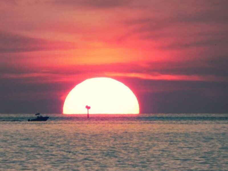 st-petersburg-florida-sunset-and-skyway-lights-boat-tour