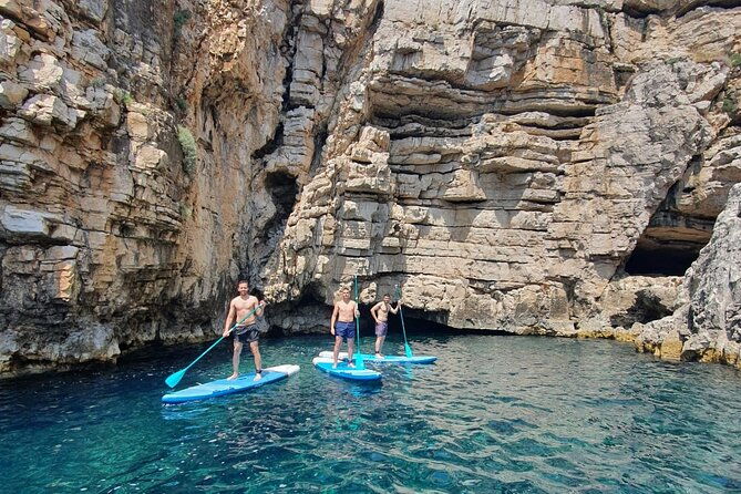 stand-up-paddle-boarding-adventure-in-pula