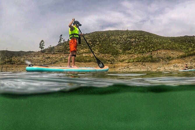 stand-up-paddle-experience-at-lagos-do-sabor