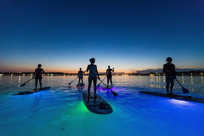 stand-up-paddle-glow-night-tour-in-pula