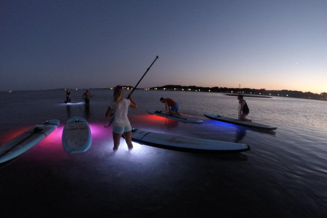 stand-up-paddle-glow-night-tour-in-pula