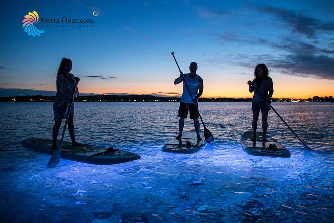 stand-up-paddle-glow-night-tour-in-pula