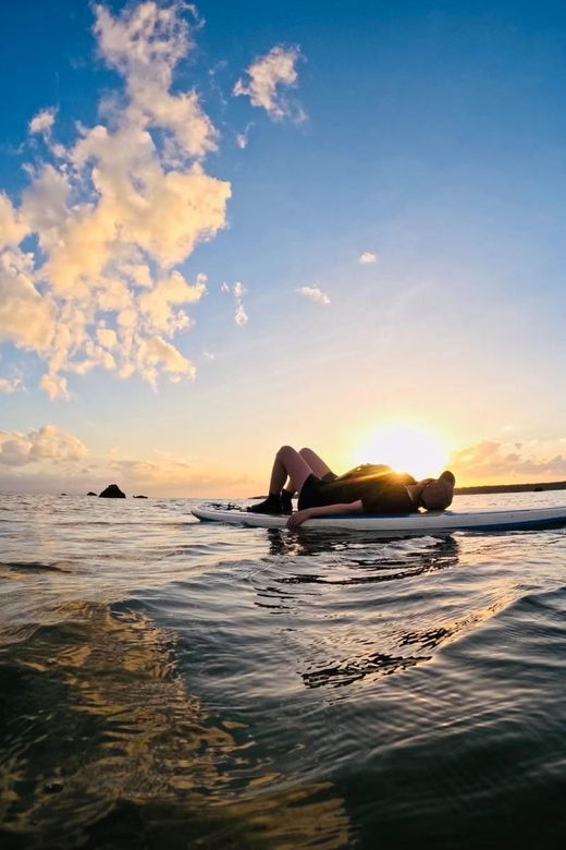 stand-up-paddleboard-beautiful-sunset-and-magic-hour-tour