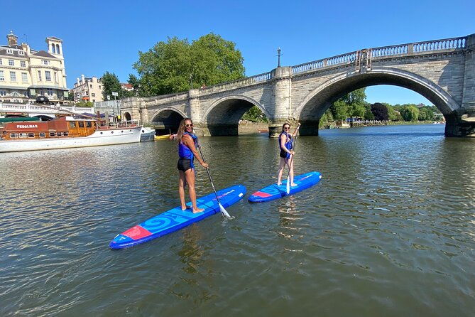 stand-up-paddleboarding-on-the-beautiful-thames-at-richmond