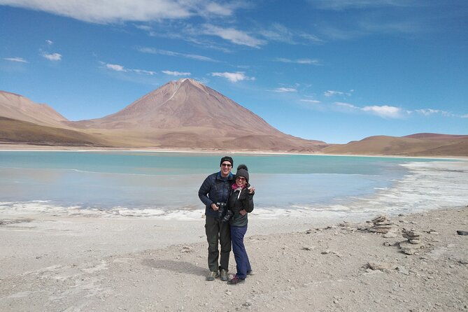 standar-3-days-uyuni-salt-flats-and-colorfull-lagoons