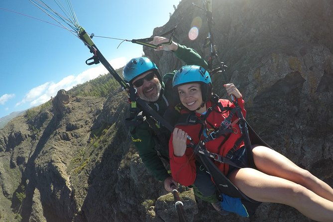 standard-paragliding-tandem-flight-over-adeje-tenerife-south