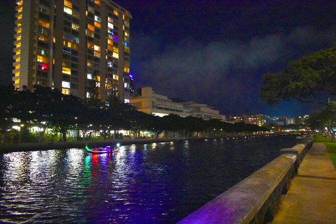 starlight-waikiki-gondola-cruise-non-shared-evening-moonlight