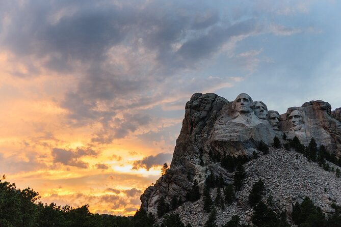 stars-stripes-mount-rushmore-night-ceremony