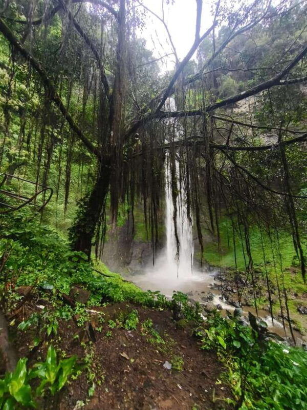 start-10am-bandung-group-tour-volcano-waterfalls-hotspring