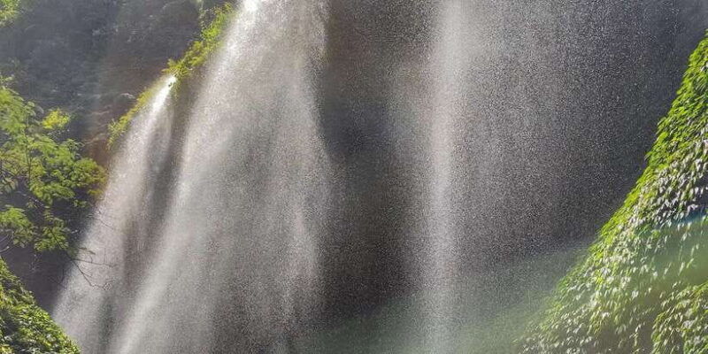 start-surabaya-mount-bromo-sunrise-madakaripura-waterfall