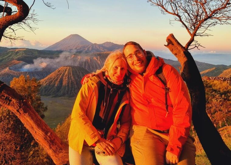 start-surabaya-mount-bromo-sunrise-madakaripura-waterfall