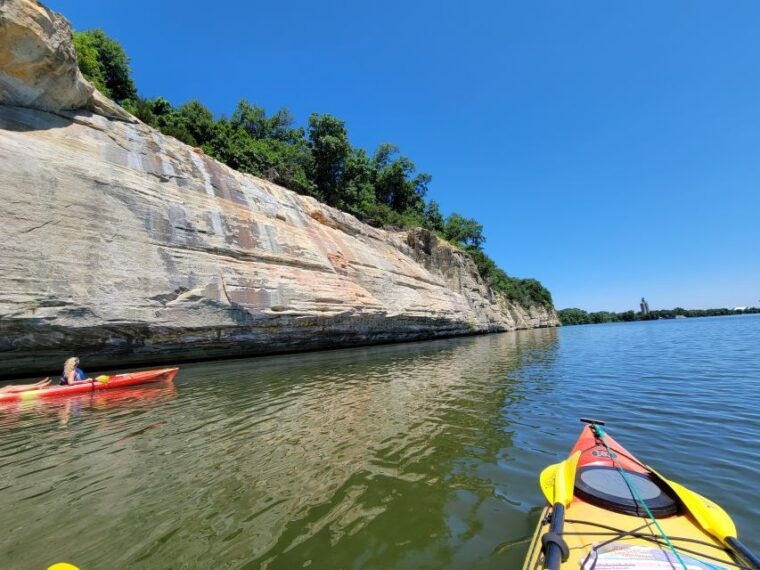 starved-rock-state-park-guided-kayaking-tour
