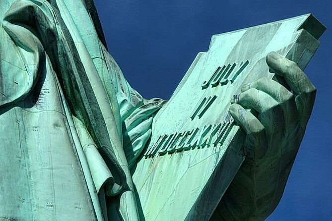 statue-of-liberty-and-ellis-island-small-group-tour