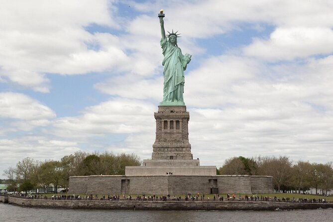 statue-of-liberty-and-ellis-island-tour-by-ferry