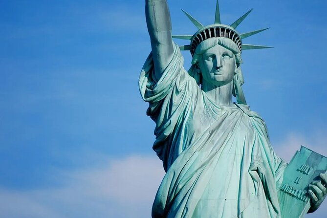 statue-of-liberty-and-wall-street-highlights-tour-in-new-york