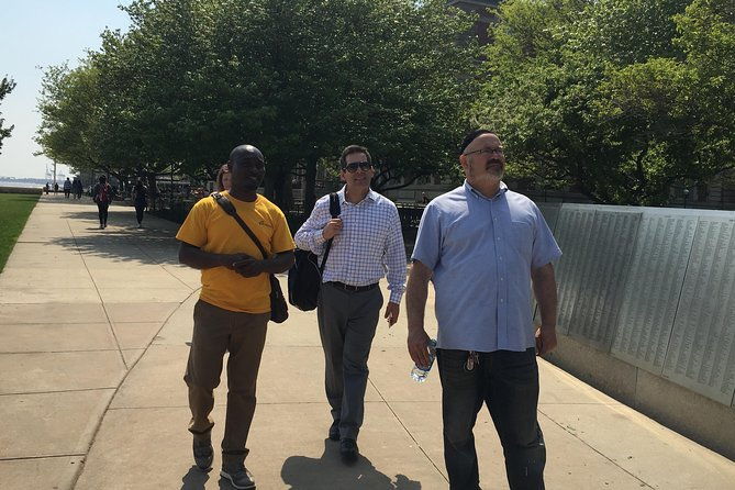 statue-of-liberty-ellis-island-and-9-11-memorial-guided-tour-2