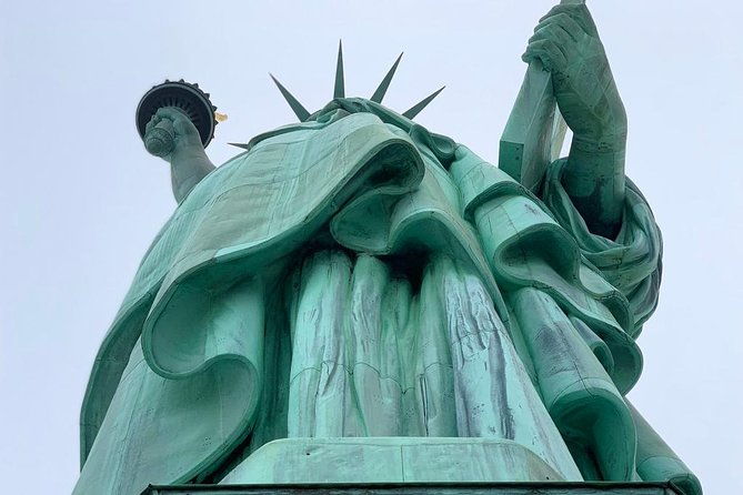 statue-of-liberty-ellis-island-exclusive-guided-tour-2