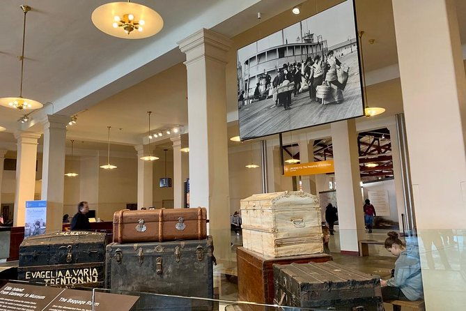 statue-of-liberty-ellis-island-exclusive-guided-tour
