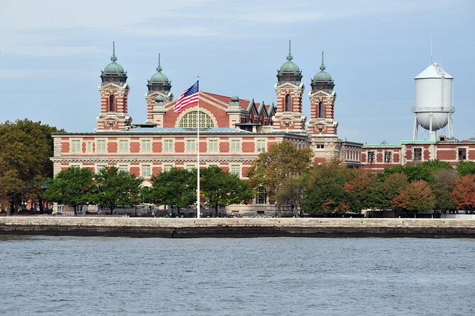 statue-of-liberty-ellis-island-guided-tour-with-ferry-transfers